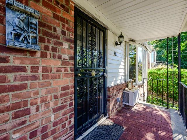 House for sale in Parsons Beach, New York
