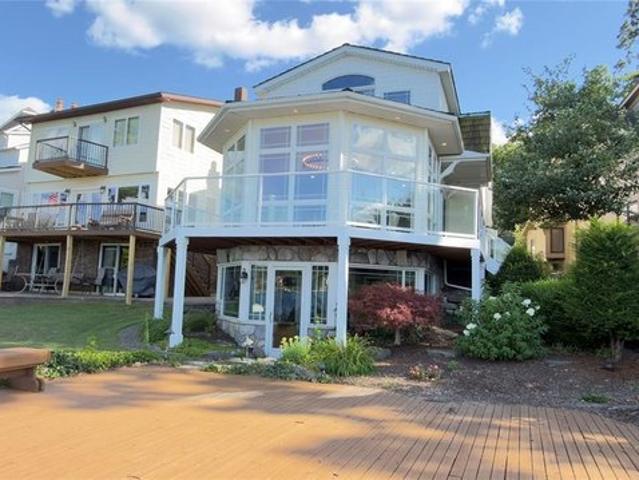 House for sale in Waterford, Michigan