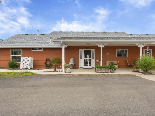 House for sale in Sutherlin, Douglas County