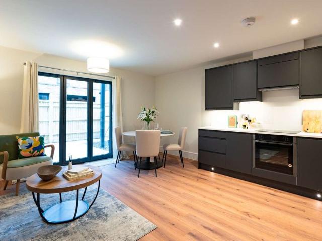 Apartment for rent in Cowley Marsh, The Slade