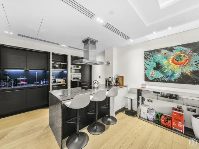 Apartment for rent in Kensington, Greater London