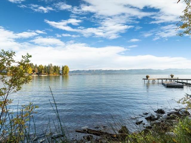 House for sale in Lakeside