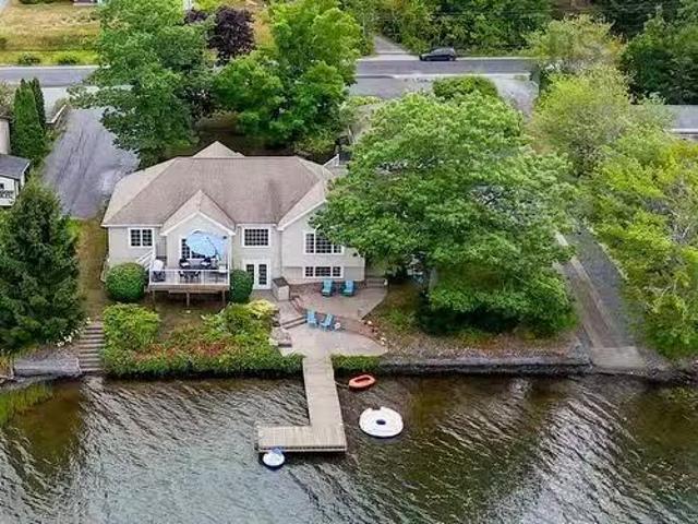 House for sale in Springfield Lake, Middle Sackville