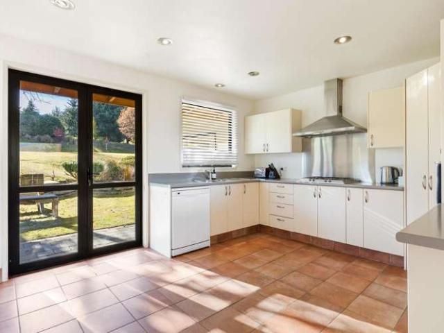 House for sale in Otakou