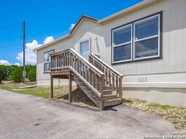 House for sale in Bandera