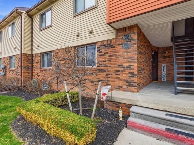 Condo for sale in Harrison Township, Michigan