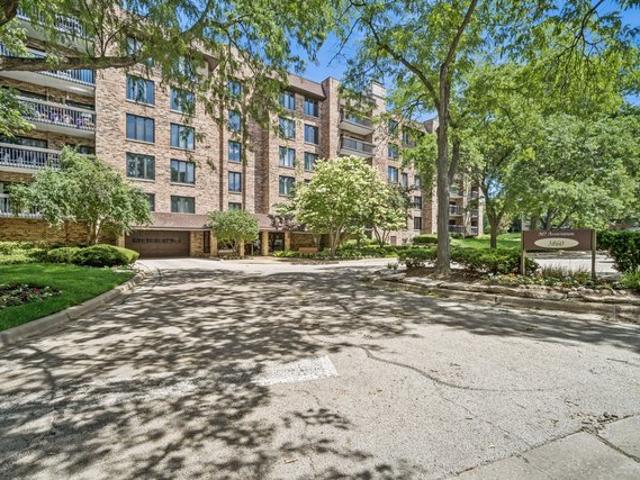 Condo for sale in Northbrook, Illinois