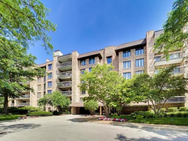 Condo for sale in Northbrook, Illinois