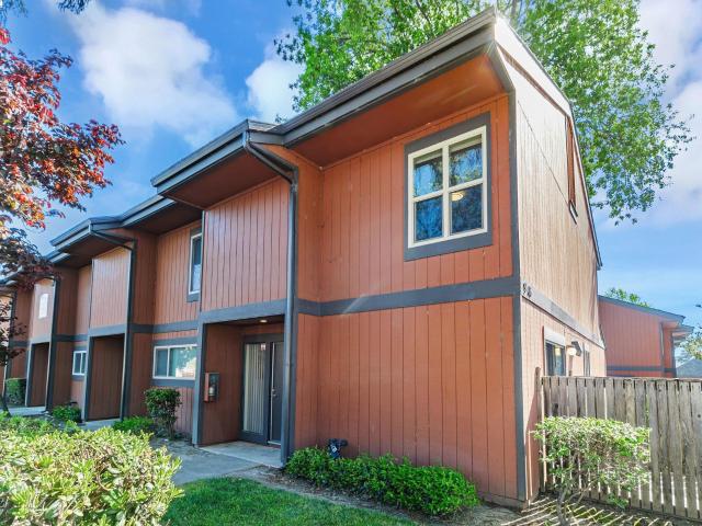 Townhouse for sale in Fremont
