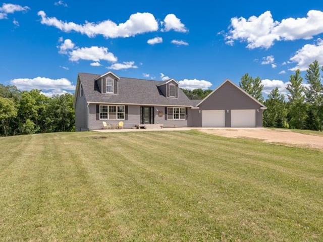 House for sale in Le Center, Minnesota
