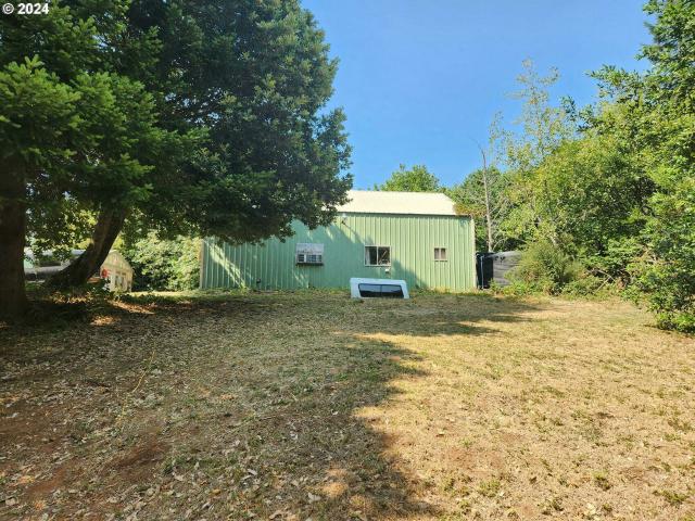 House for sale in Port Orford