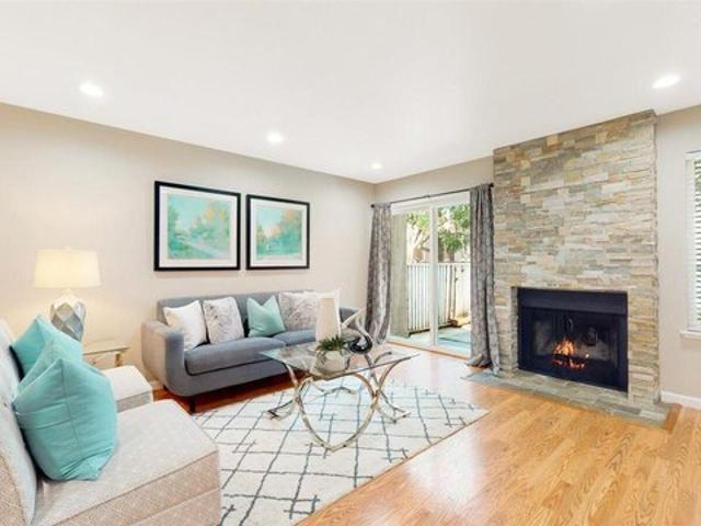 Townhouse for sale in Centerville District, Fremont
