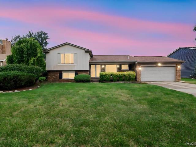 House for sale in Glenwood Heights, Wayne