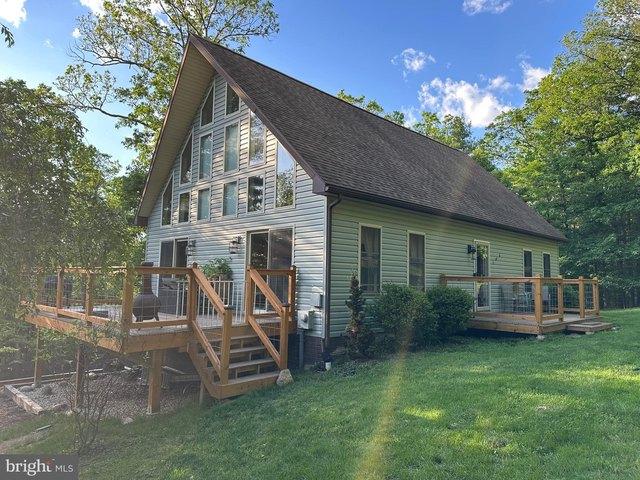 House for sale in Hedgesville, West Virginia