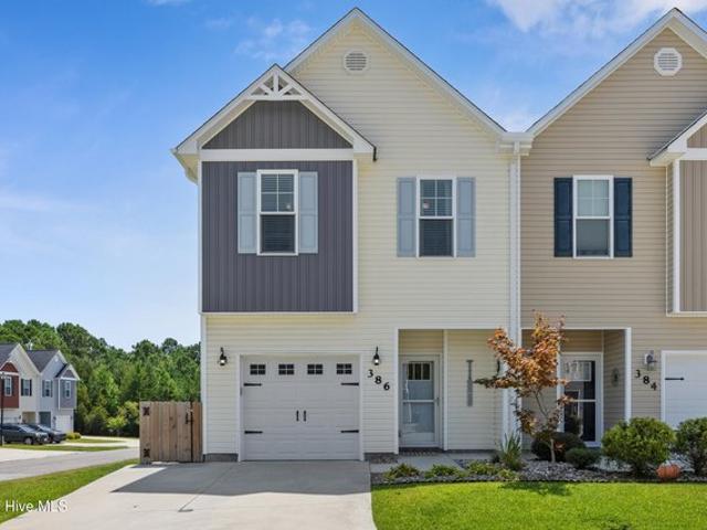 Townhouse for sale in Holly Ridge, North Carolina