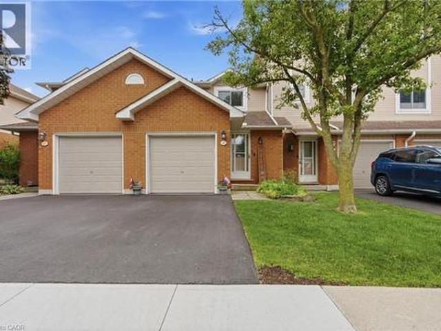 Townhouse for sale in Ancaster, Ontario
