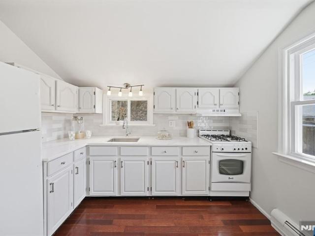 Duplex for rent in Oradell, New Jersey