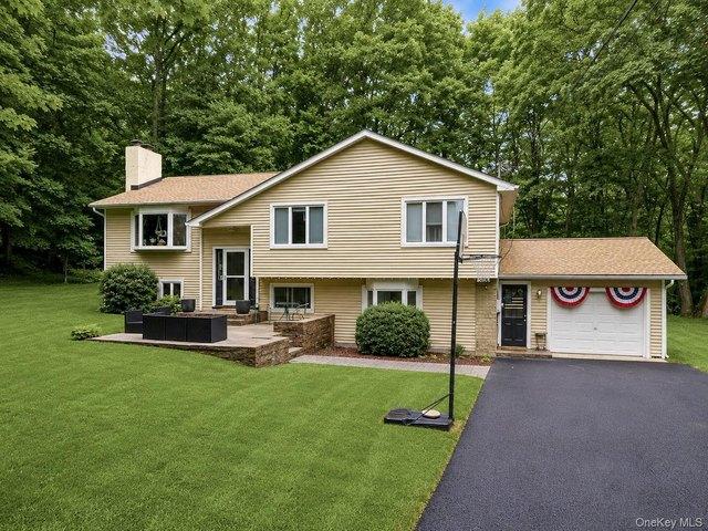 House for sale in Bloomingburg, New York