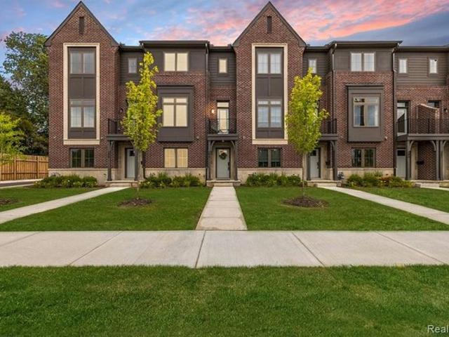 Townhouse for sale in Grosse Pointe, Michigan