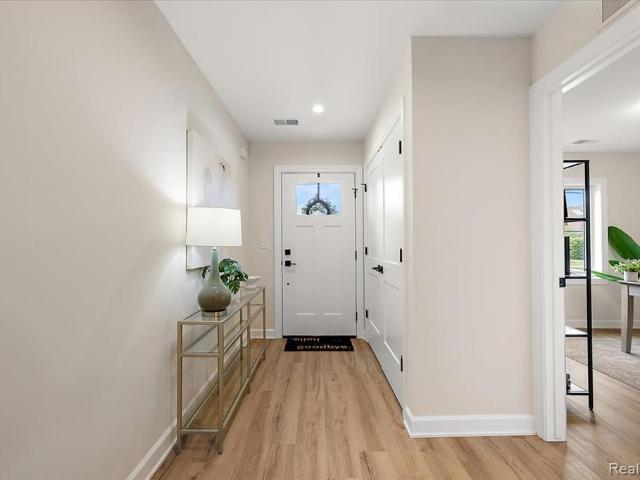 Condo for sale in Grosse Pointe, Michigan