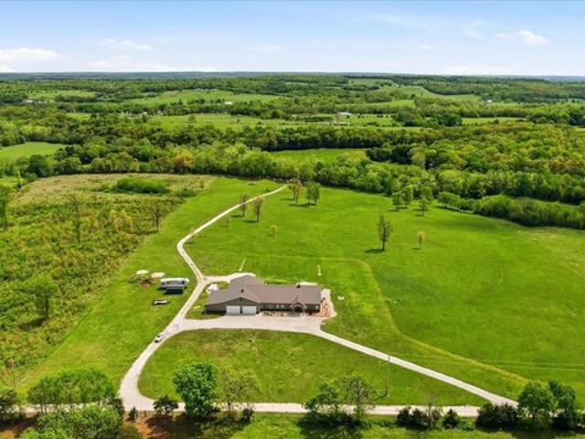 House for sale in Dunnegan, Missouri
