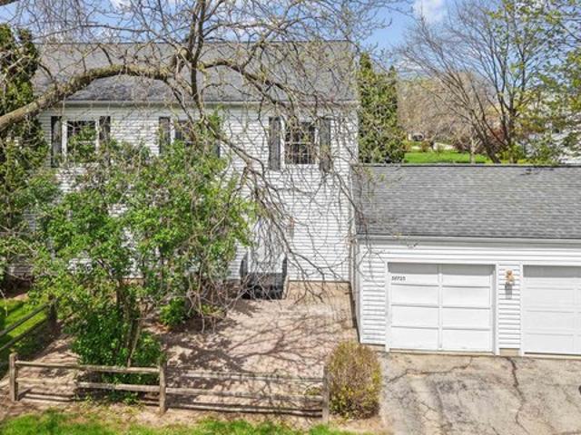 Condo for sale in Clinton Township, Michigan