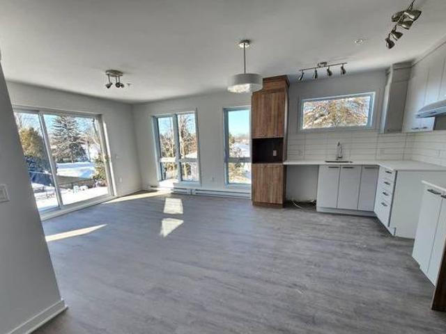 House for rent in Laval