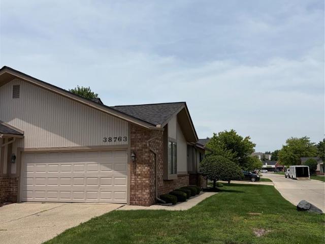 Condo for sale in Clinton Township, Michigan