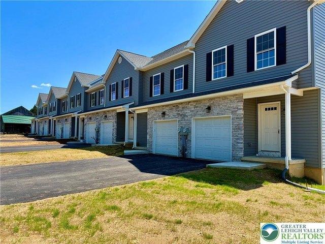 Townhouse for sale in Lehigh, Pennsylvania
