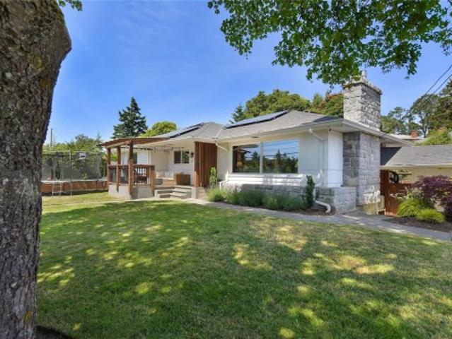 House for sale in Quadra, Saanich