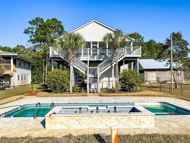 House for sale in Carrabelle, Florida