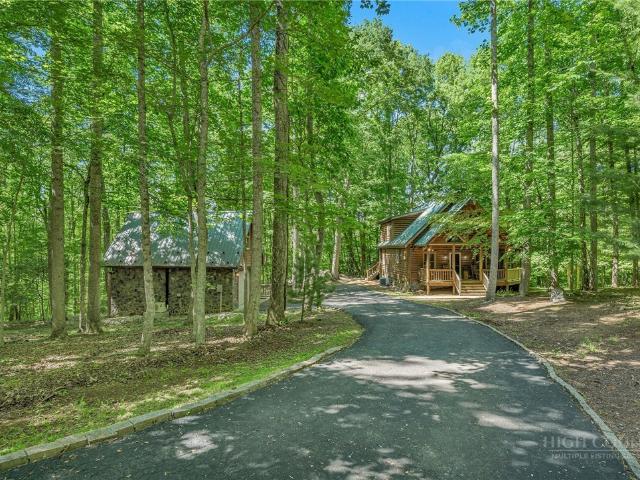 House for sale in Lansing, North Carolina