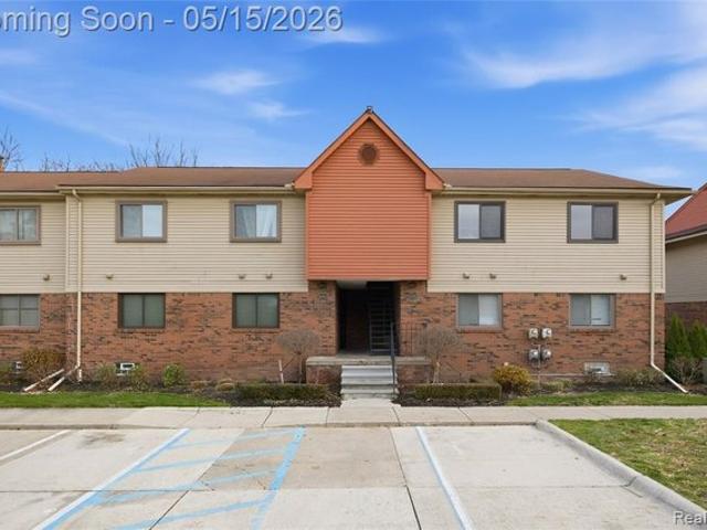 Condo for sale in Harrison Township, Michigan
