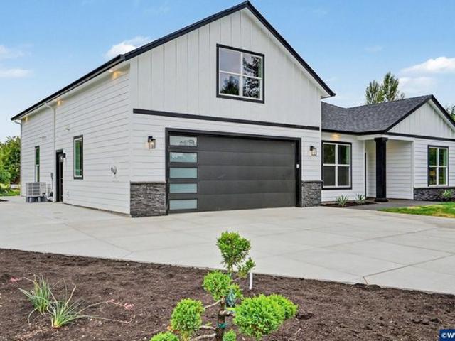 House for sale in Oregonia