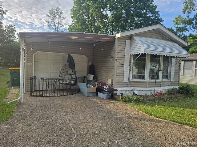 House for sale in Niagara, New York
