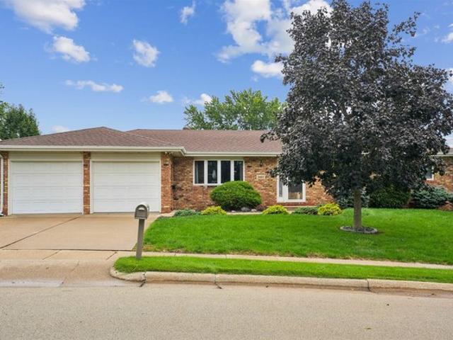 House for sale in Dubuque, Dubuque County