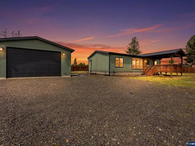 House for sale in Oregonia