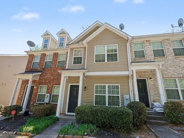 Townhouse for sale in Lilburn, Georgia