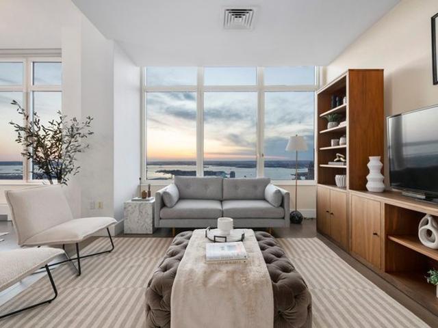 Condo for sale in Arverne, New York