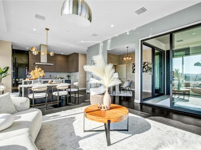Condo for sale in Pasadena, California