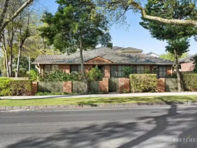 House for rent in Mont Albert