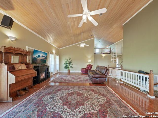 House for sale in Pipe Creek