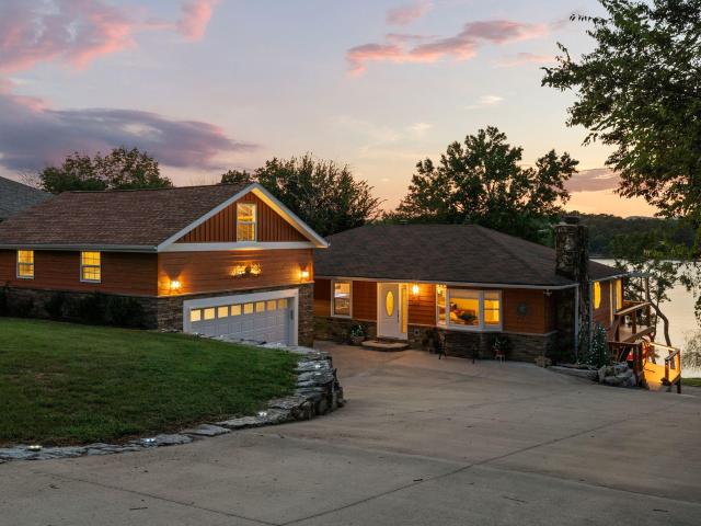 House for sale in Stone, Missouri