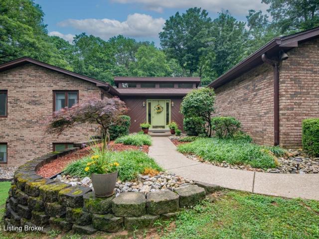 House for sale in Cecilia, Kentucky