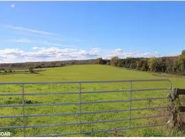 House for sale in Oro-Medonte, Central Ontario
