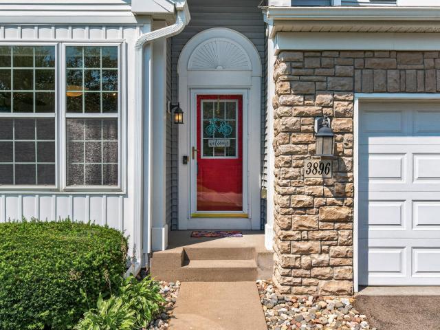 Townhouse for sale in Windom Ponds, Woodbury