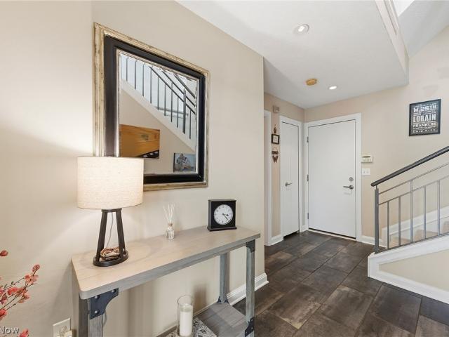 Townhouse for sale in Detroit - Shoreway, Cleveland