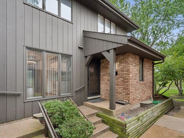 Townhouse for sale in Northbrook, Illinois