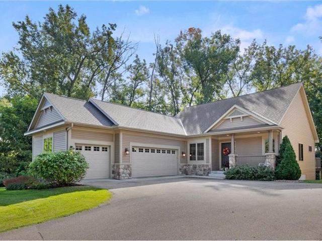 Townhouse for sale in Chaska, Minnesota