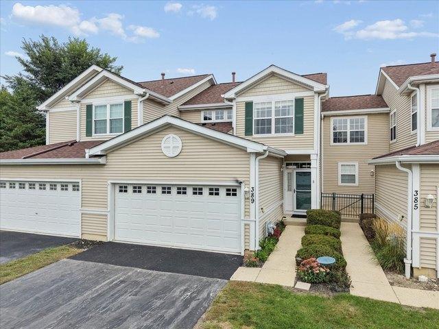 Townhouse for sale in Round Lake, Illinois